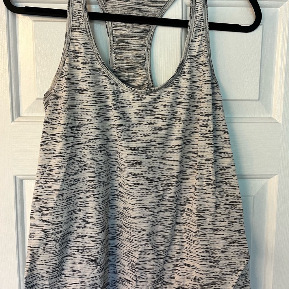 Lululemon tank